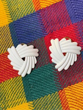 Vintage Trifari White Knot Pattern Earrings